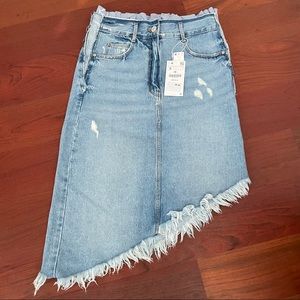 NWT ZARA Asymmetric Hem Skirt